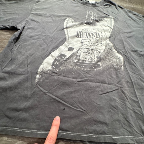 Nirvana Shirt Womens XL Gray Short Sleeve Tee Guitar‎ Graphic Print Band Tee - Picture 3 of 9